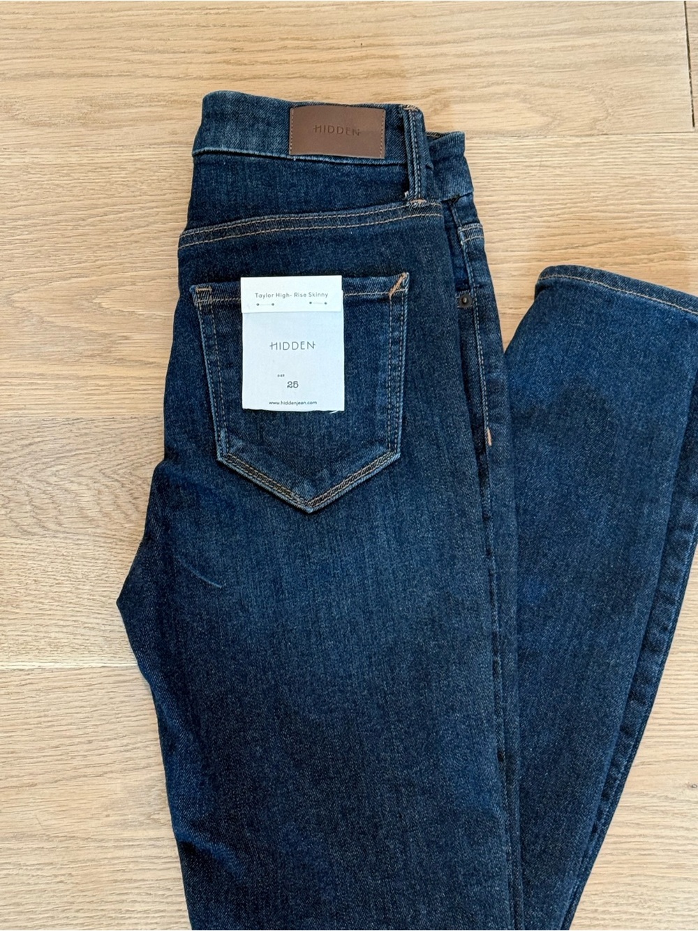 Hidden Taylor High Rise Skinny Jeans in Dark Indigo NWT